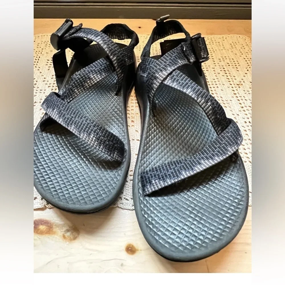 Chaco Sport Sandals Size 4 Youth Kids Unisex Black  Pink Adjustable Straps